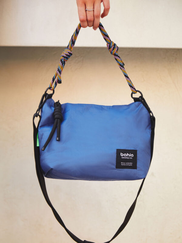 Mediano-nuevo-azul-ligero-2
